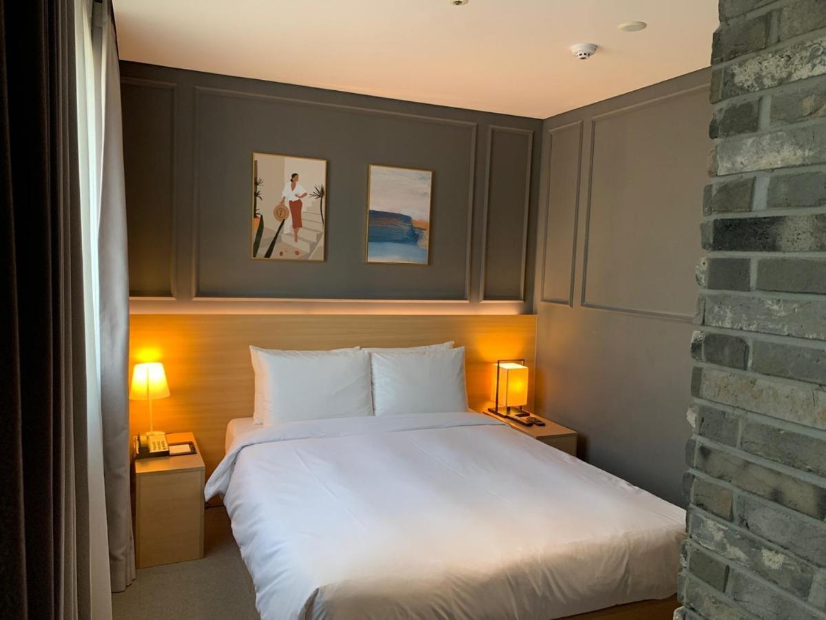 Vella Suite Hotel Suwon Ngoại thất bức ảnh