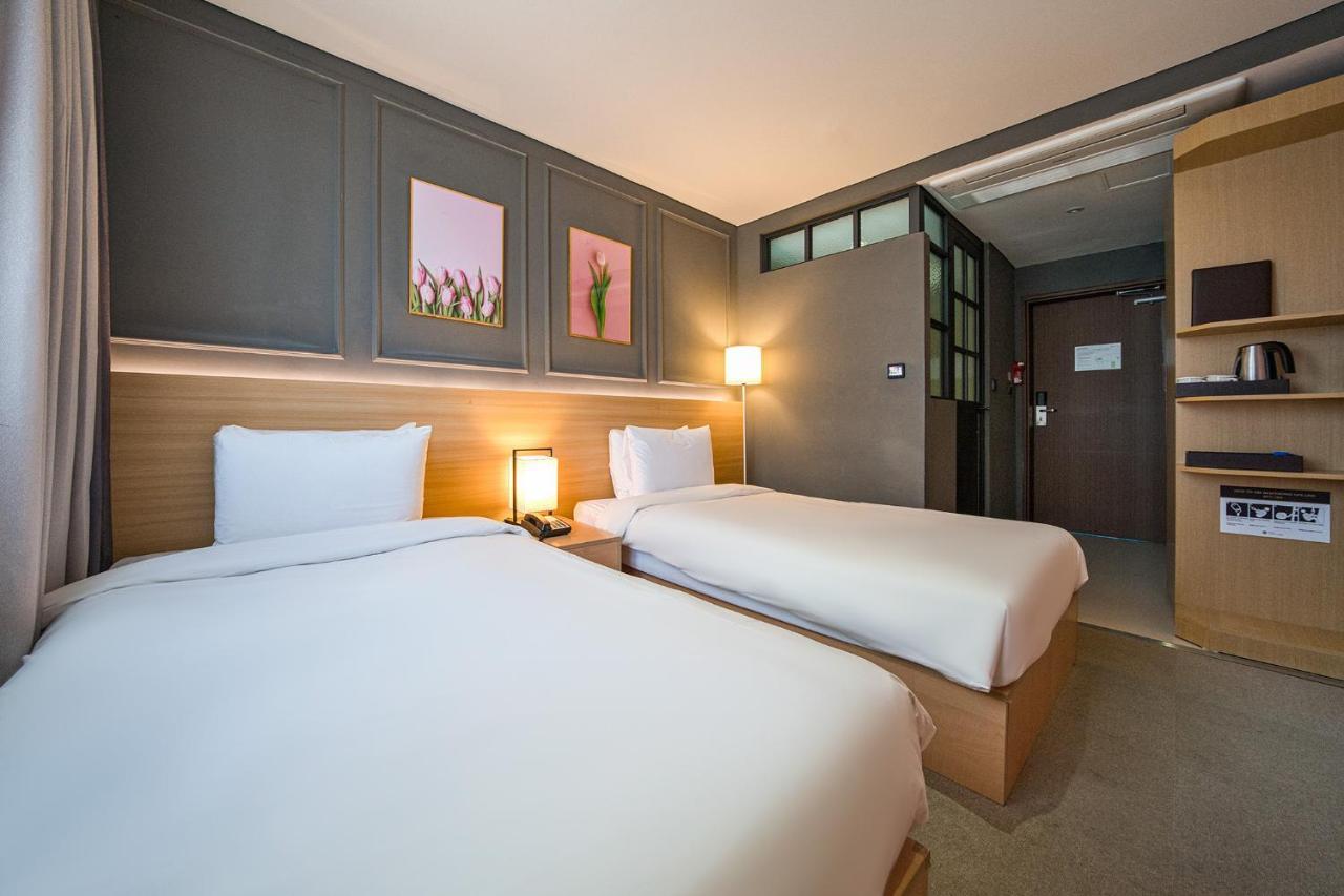 Vella Suite Hotel Suwon Ngoại thất bức ảnh