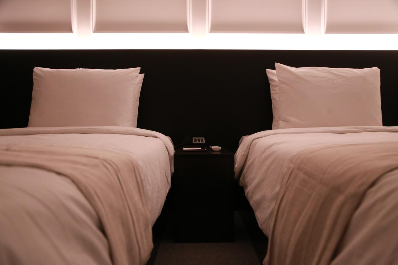 Vella Suite Hotel Suwon Ngoại thất bức ảnh
