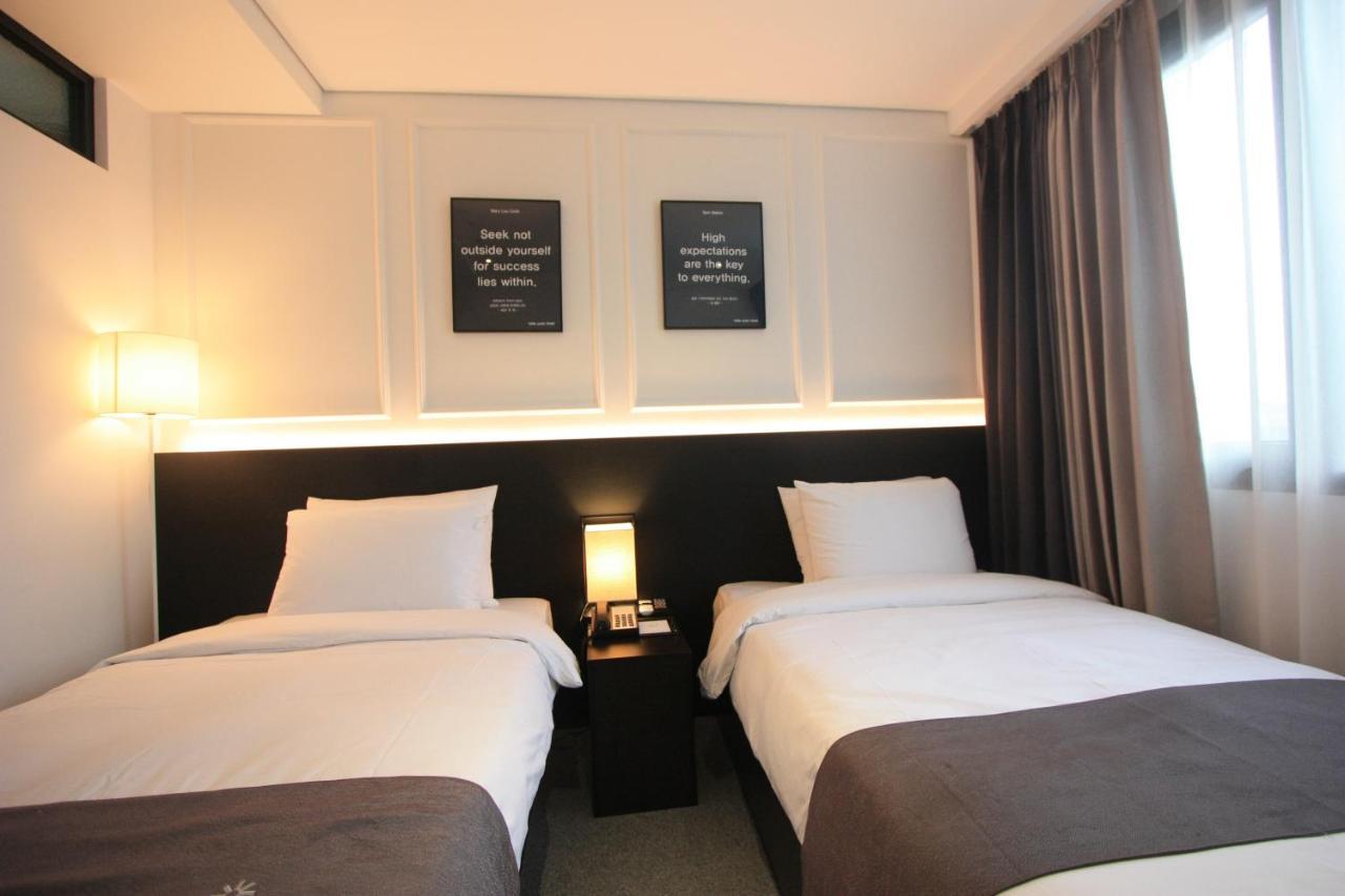 Vella Suite Hotel Suwon Ngoại thất bức ảnh