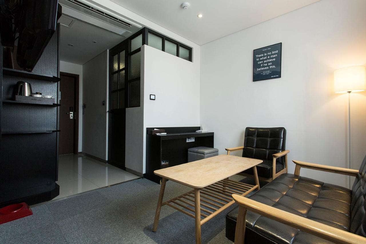 Vella Suite Hotel Suwon Ngoại thất bức ảnh