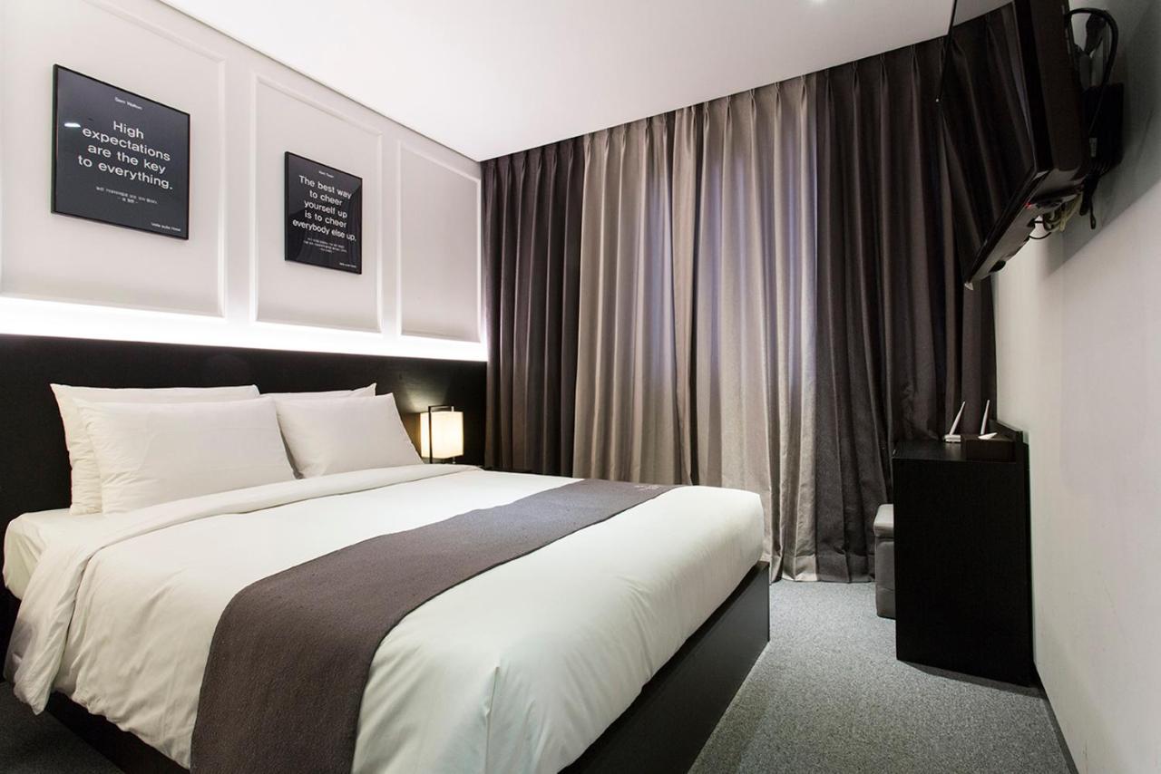 Vella Suite Hotel Suwon Ngoại thất bức ảnh