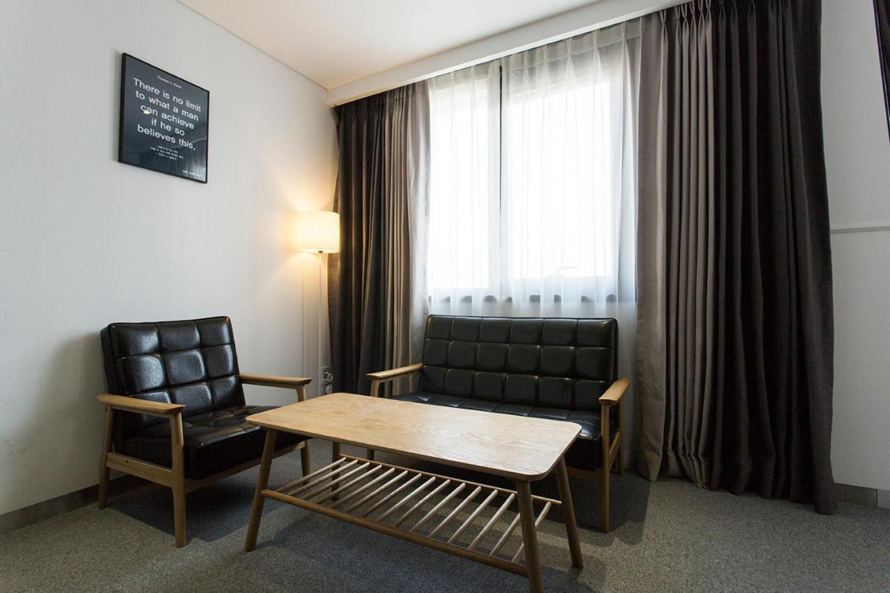 Vella Suite Hotel Suwon Ngoại thất bức ảnh